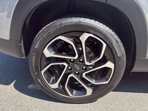 Used 2024 Chevrolet Trax RS w/ Sunroof Package FWD image 13