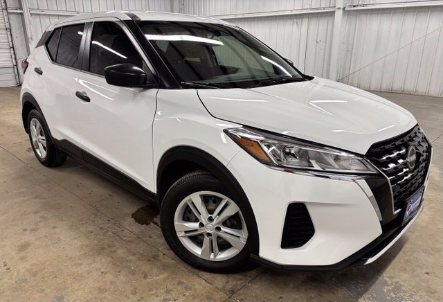 Used 2023 Nissan Kicks S FWD image 1