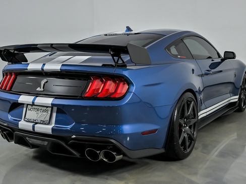 Used 2021 Ford Mustang Shelby GT500 w/ Carbon Fiber Track Pack RWD image 12