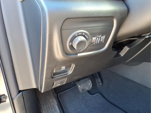 New 2026 Jeep Grand Cherokee Laredo image 16