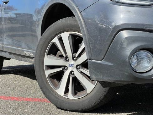 Used 2018 Subaru Outback 2.5i Limited image 2