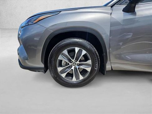 Used 2026 Toyota Highlander XLE AWD/4WD image 25