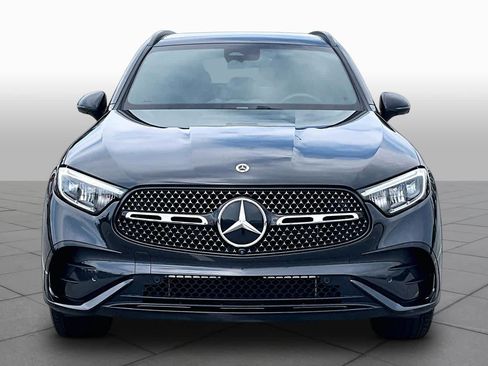 Used 2025 Mercedes-Benz GLC 300 4MATIC image 4