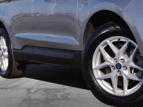 Certified 2024 Ford Edge SEL image 3