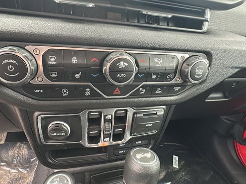 New 2025 Jeep Wrangler Sport S image 33