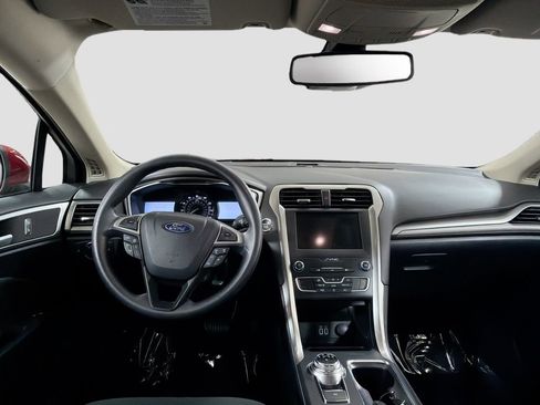 Used 2020 Ford Fusion SE FWD image 23