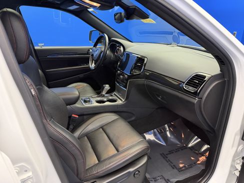 Used 2021 Jeep Grand Cherokee Trailhawk w/ Trailhawk Luxury Group AWD/4WD image 25