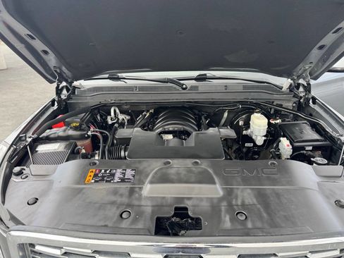 Used 2019 GMC Yukon XL Denali image 43