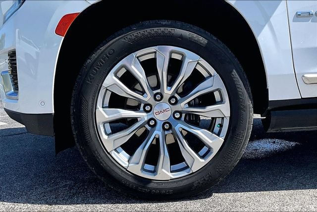 Used 2024 GMC Yukon Denali w/ Advanced Technology Package AWD/4WD image 35