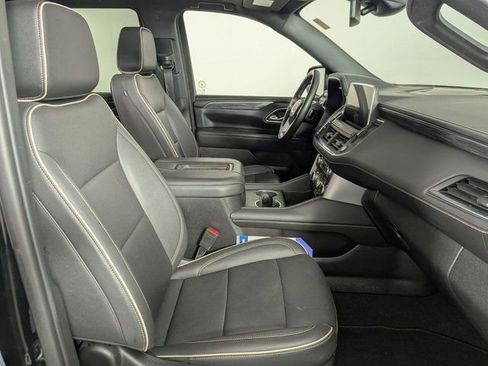 Used 2023 GMC Yukon SLT w/ SLT Premium Package image 29