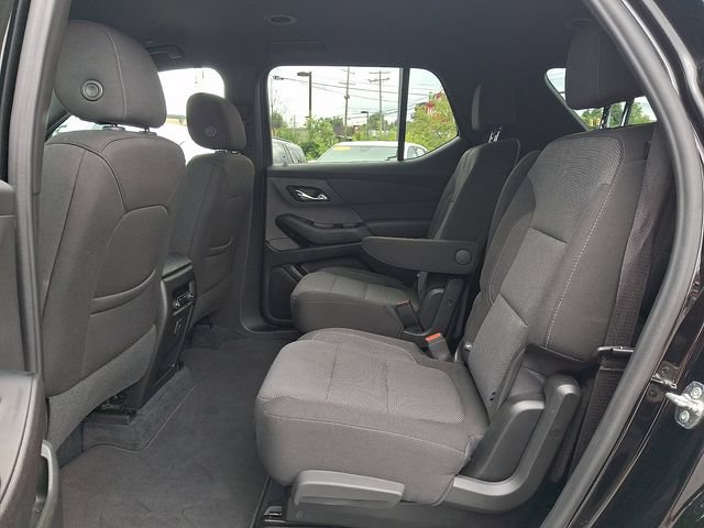Used 2023 Chevrolet Traverse LT w/ LPO, 'HIT The Road' Package AWD/4WD image 10