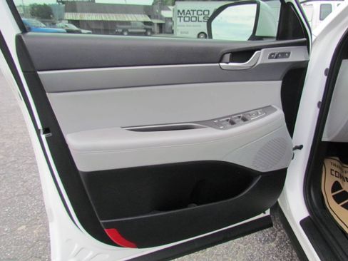 Used 2022 Hyundai Palisade SEL w/ 8P Bench Seat Package FWD image 11
