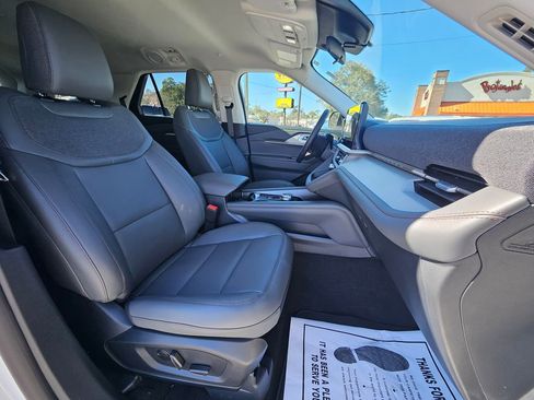 New 2026 Ford Explorer Active w/ Active Comfort Package image 10