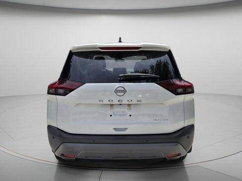 Used 2023 Nissan Rogue S FWD image 5