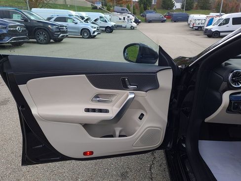 Certified 2025 Mercedes-Benz CLA 250 4MATIC image 11