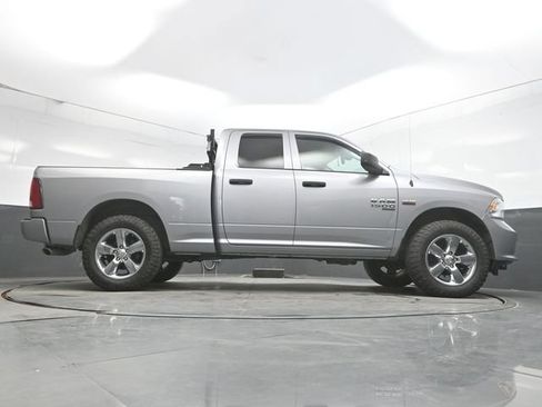 Used 2019 RAM 1500 Express AWD/4WD image 37