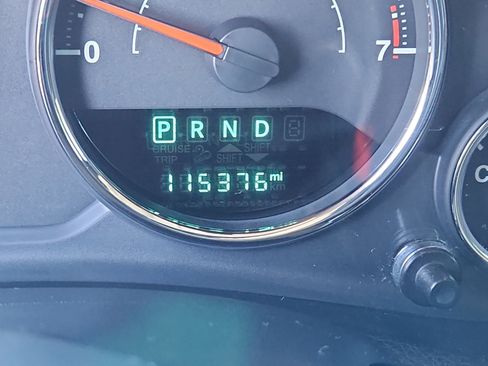 Used 2017 Jeep Wrangler Rubicon w/ Power Convenience Group image 11