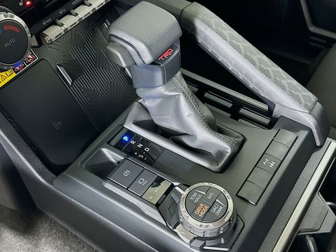 Used 2025 Toyota 4Runner TRD Off-Road image 24