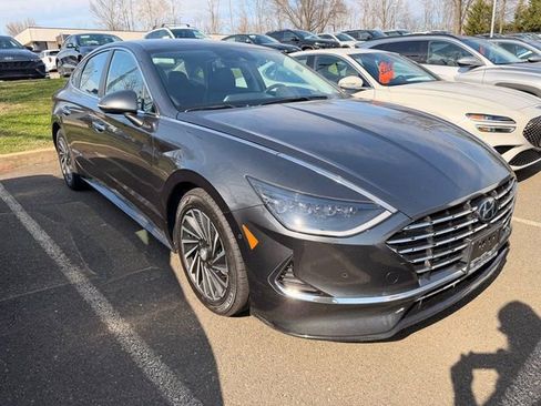 Used 2022 Hyundai Sonata Limited image 2