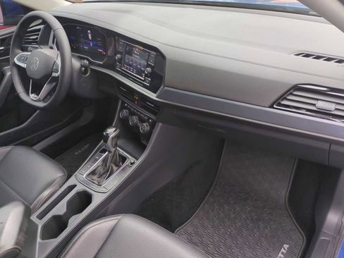 Used 2022 Volkswagen Jetta SE image 27