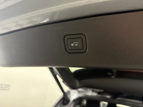 Used 2025 Chevrolet Blazer RS image 11