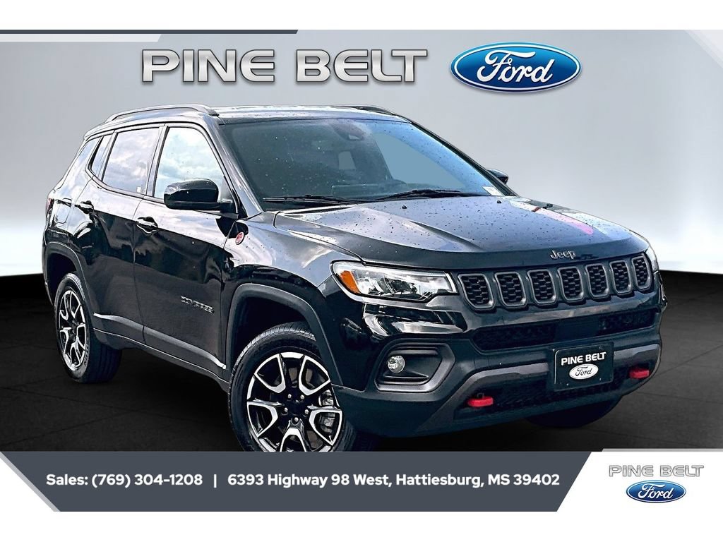 Used 2024 Jeep Compass Trailhawk AWD/4WD image 1