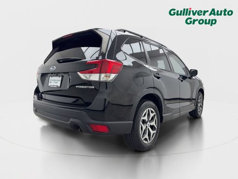 Used 2023 Subaru Forester Premium AWD/4WD image 8