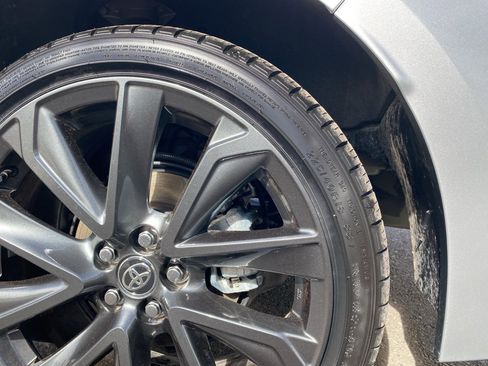 Used 2025 Toyota Corolla SE image 3