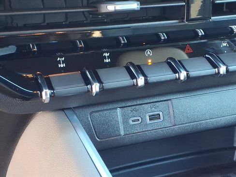 Used 2025 Chevrolet Colorado ZR2 w/ Technology Package image 21