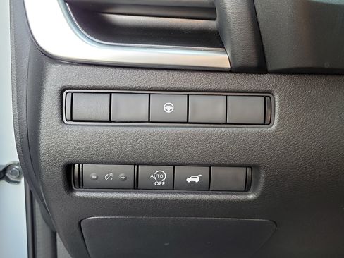 Used 2023 Nissan Rogue SV w/ SV Premium B Package FWD image 28