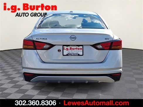 Used 2024 Nissan Altima 2.5 SV image 5