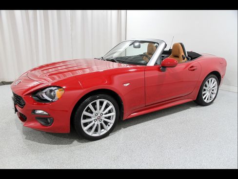 Used 2019 FIAT 124 Spider Lusso w/ Convenience Group RWD image 4