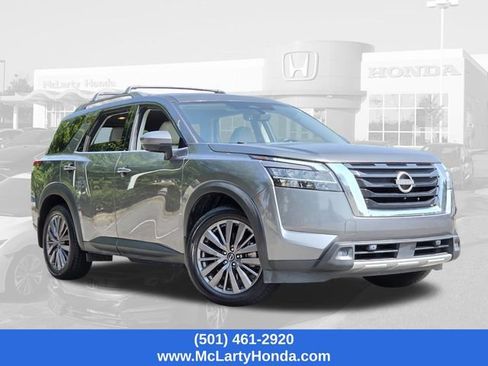 Used 2023 Nissan Pathfinder SL w/ SL Premium Package AWD/4WD image 22