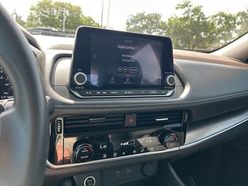 Certified 2023 Nissan Rogue SV image 32