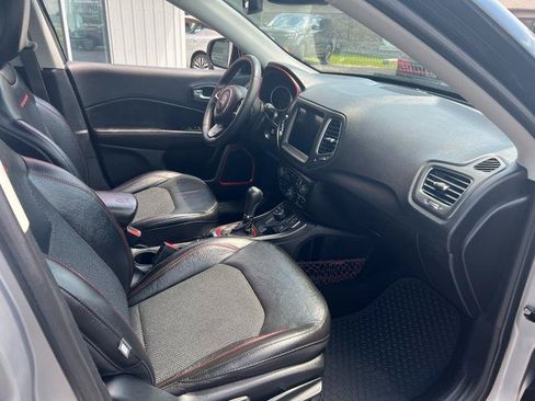 Used 2021 Jeep Compass Trailhawk AWD/4WD image 11