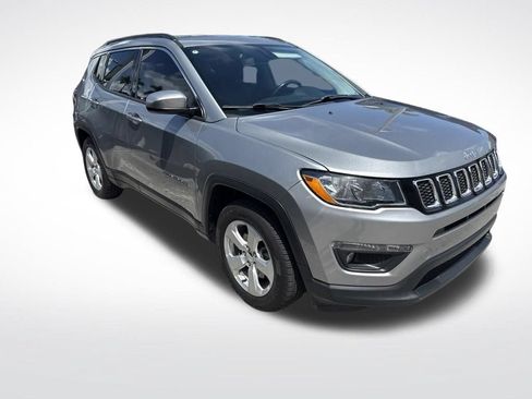Used 2020 Jeep Compass Latitude FWD image 2