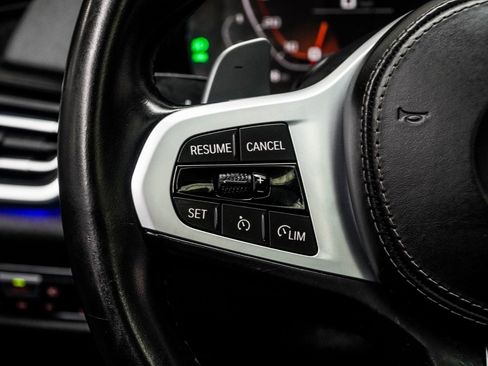 Used 2022 BMW X5 M50i w/ Premium Package image 34