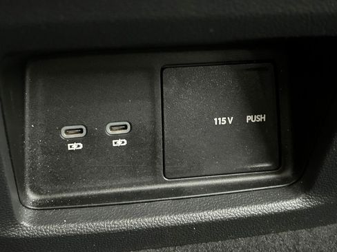 Used 2024 Volkswagen Atlas SEL Premium R-Line image 26