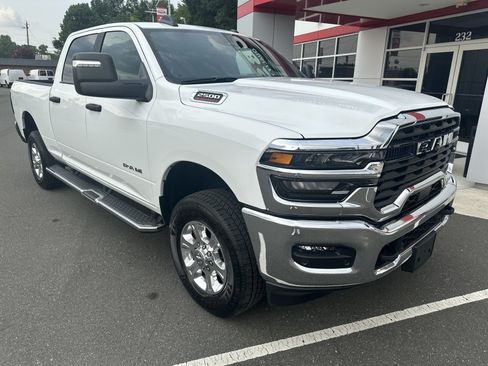 Used 2026 RAM 2500 Big Horn AWD/4WD image 2