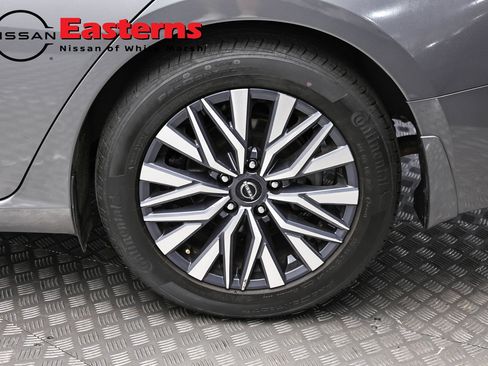 Used 2023 Nissan Altima 2.5 SV w/ SV Premium Package FWD image 8