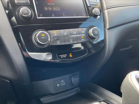 Used 2019 Nissan Rogue S w/ Special Edition Package AWD/4WD image 32