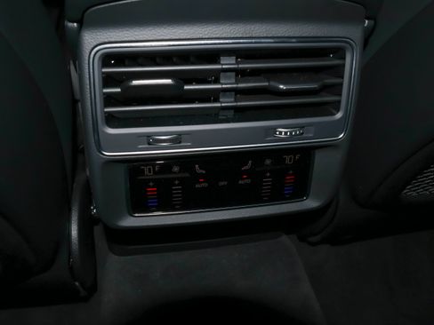 Used 2022 Audi SQ8 Premium Plus AWD/4WD image 28