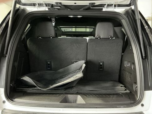 Used 2024 Chevrolet Tahoe LT w/ Luxury Package image 33