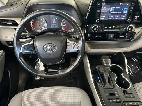 Certified 2020 Toyota Highlander LE AWD/4WD image 18