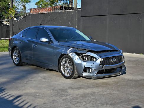 Used 2019 INFINITI Q50 Luxe w/ Essential Package (3.0T Luxe) image 2