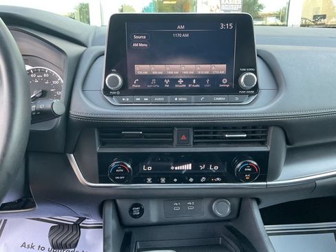 Used 2025 Nissan Rogue SV FWD image 24