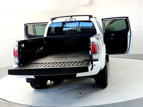 Used 2023 Toyota Tacoma TRD Sport image 11