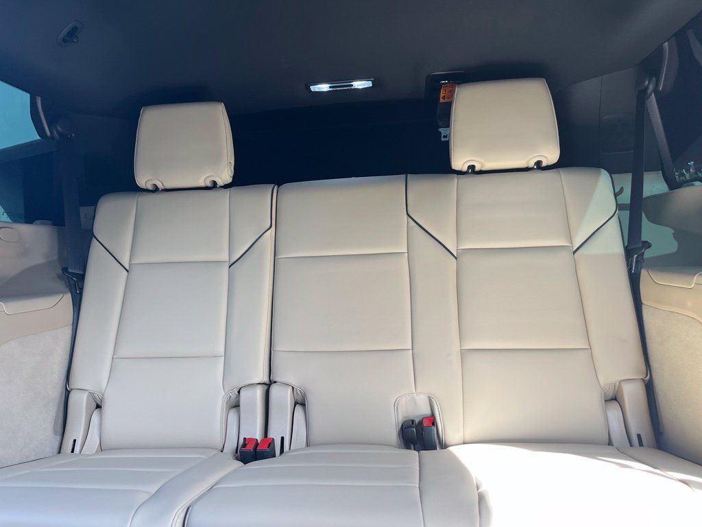 Used 2023 Cadillac Escalade Premium Luxury w/ Performance Package AWD/4WD image 11