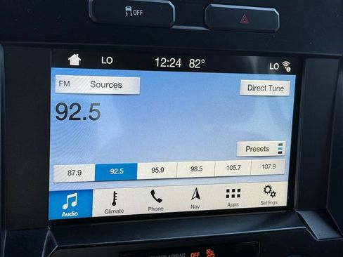 Used 2016 Ford F150 Lariat w/ Equipment Group 502A Luxury AWD/4WD image 14