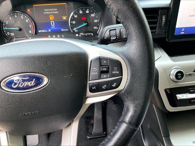 Used 2022 Ford Explorer XLT AWD/4WD image 25